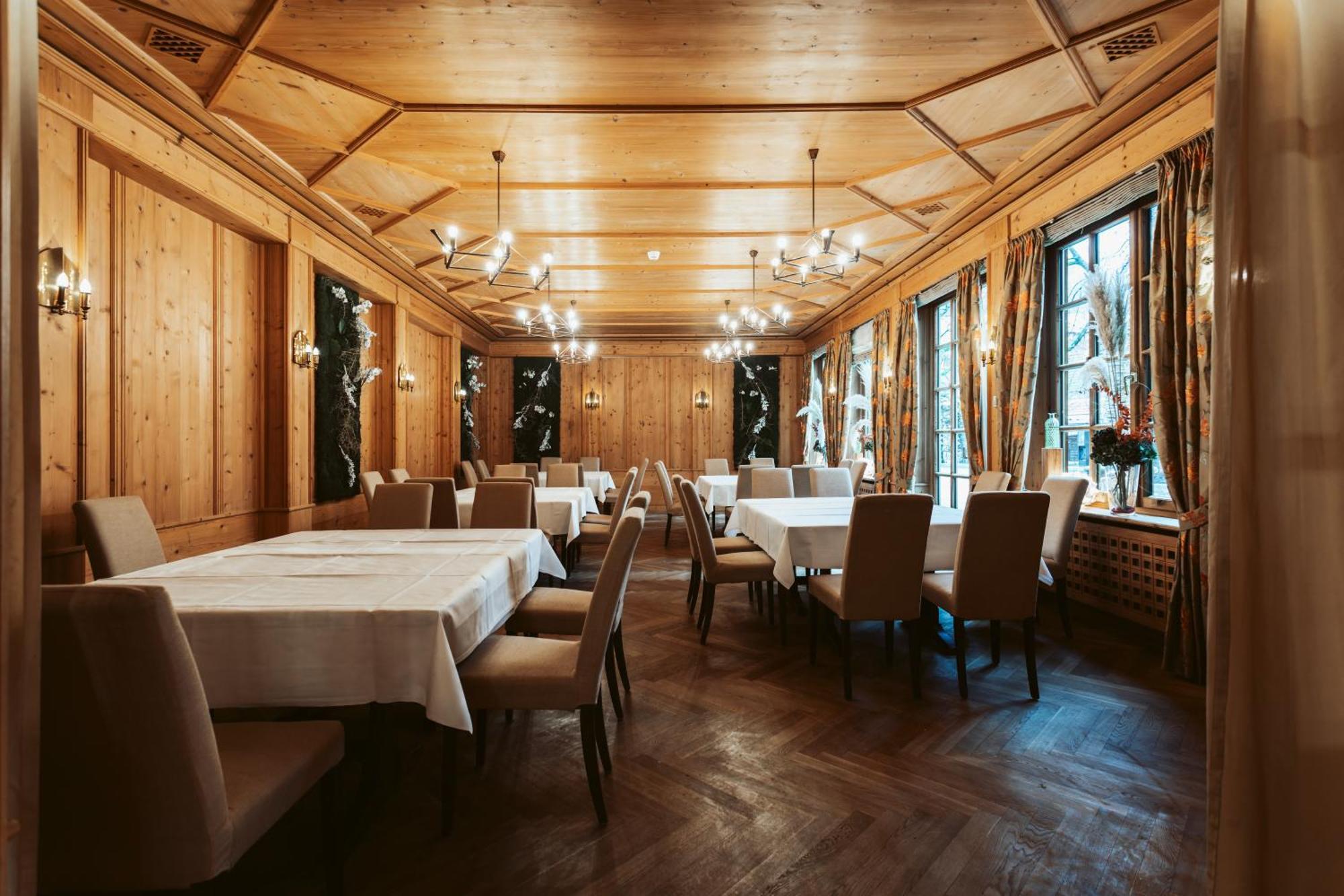 Hotel Goldene Sonne Landshut Ngoại thất bức ảnh