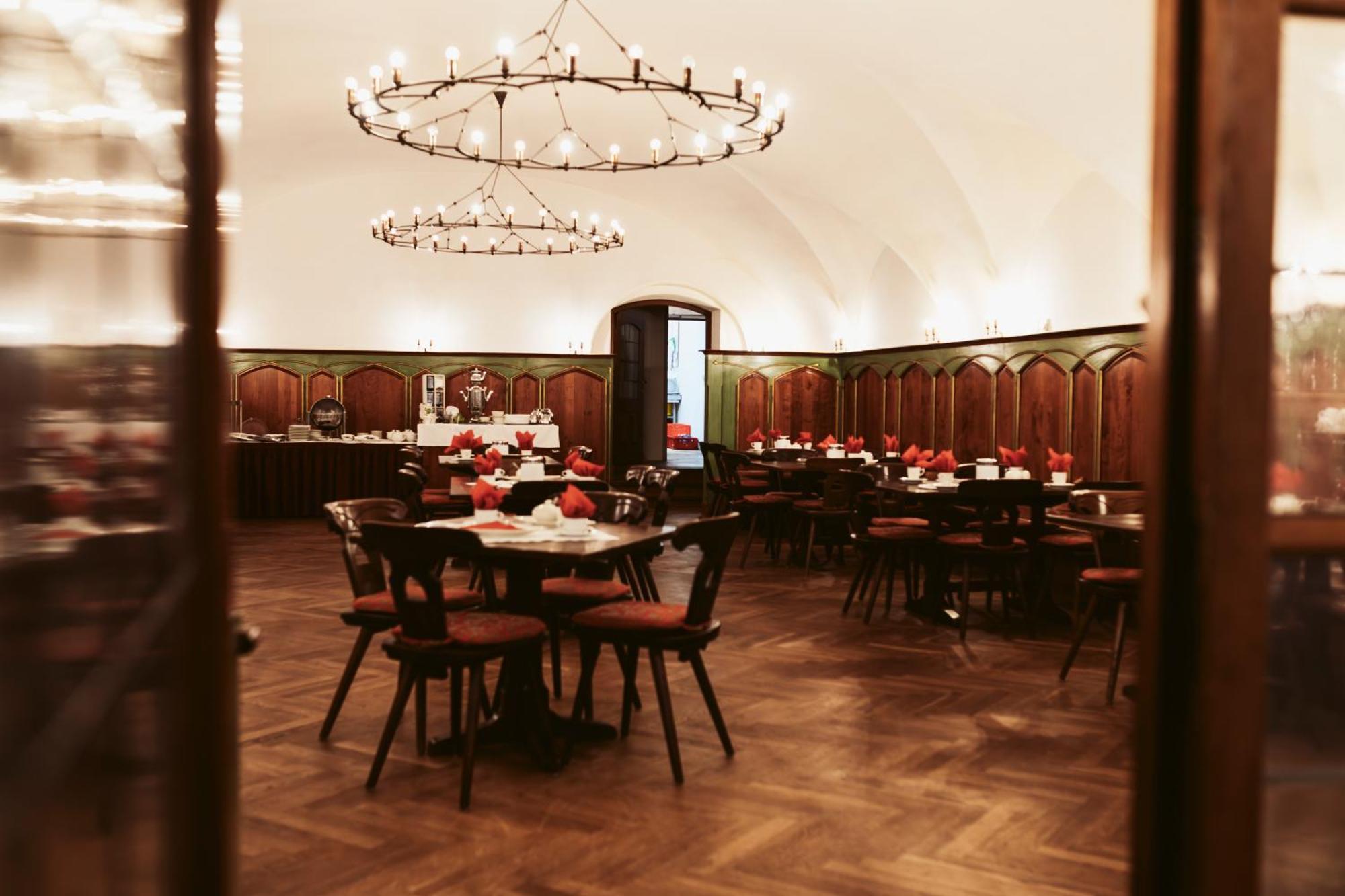Hotel Goldene Sonne Landshut Ngoại thất bức ảnh