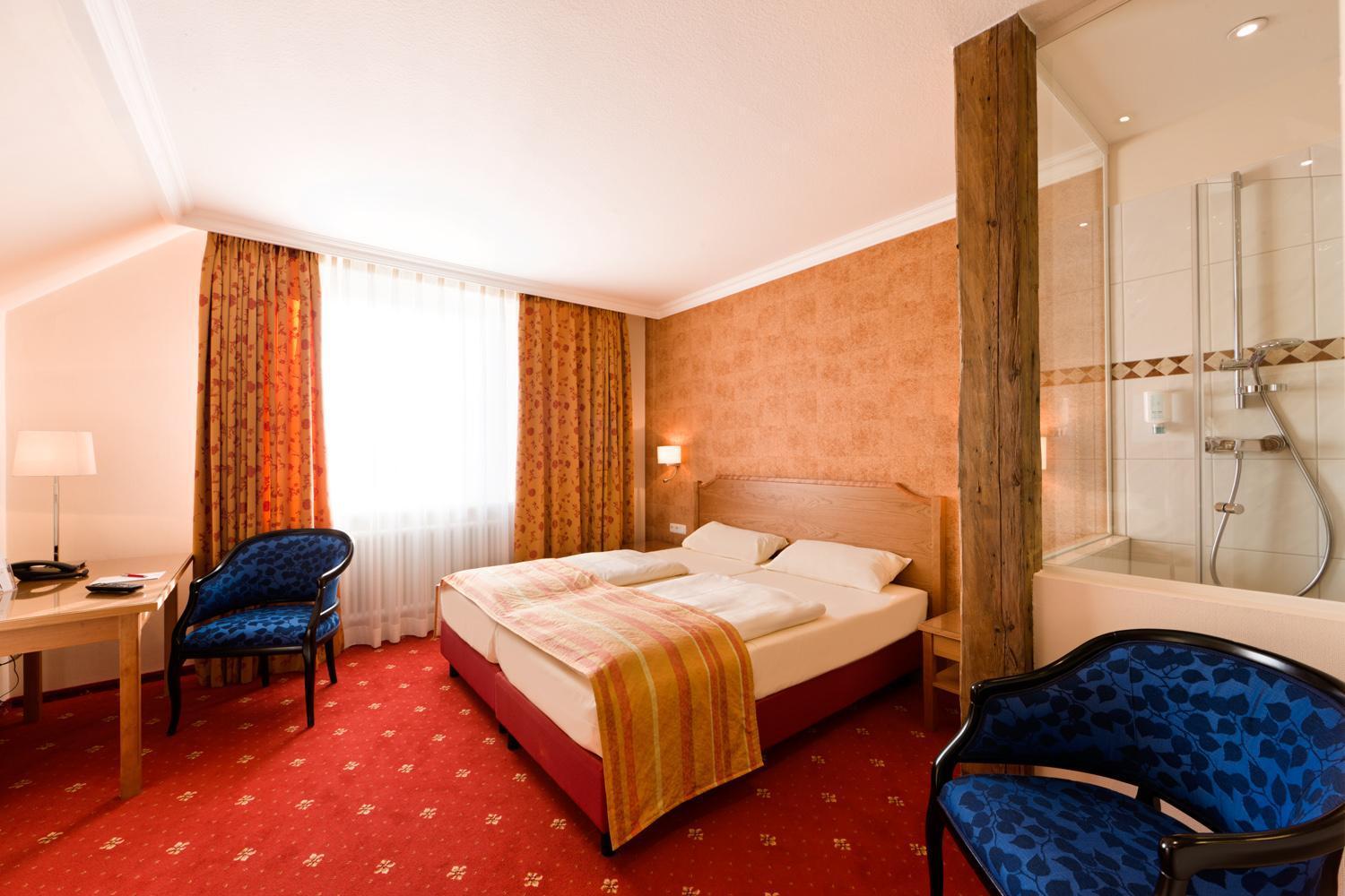 Hotel Goldene Sonne Landshut Ngoại thất bức ảnh