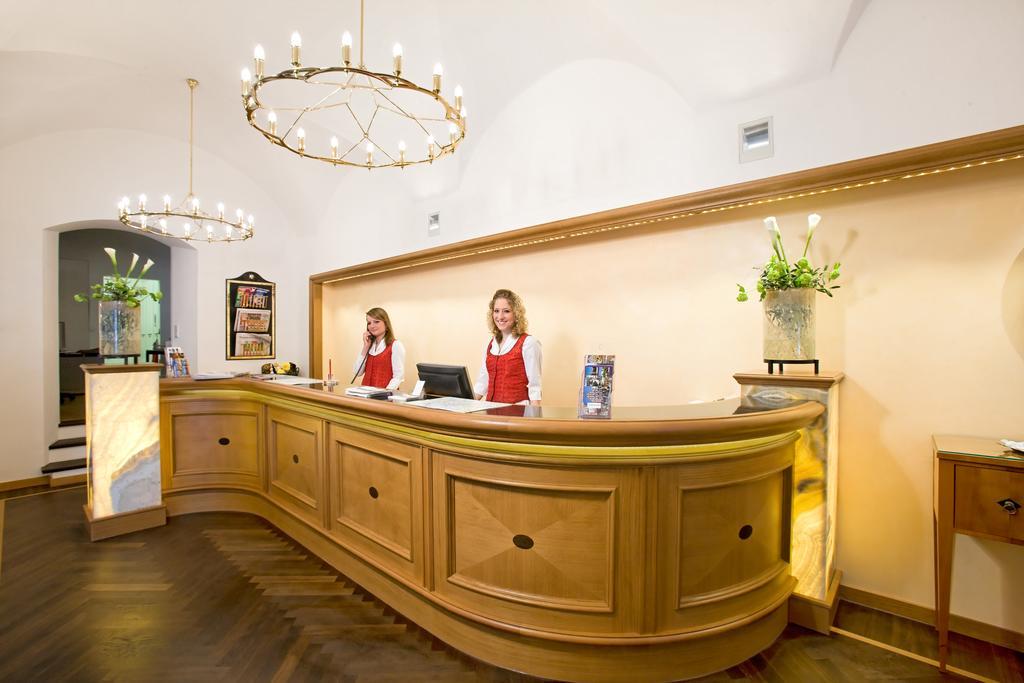 Hotel Goldene Sonne Landshut Ngoại thất bức ảnh